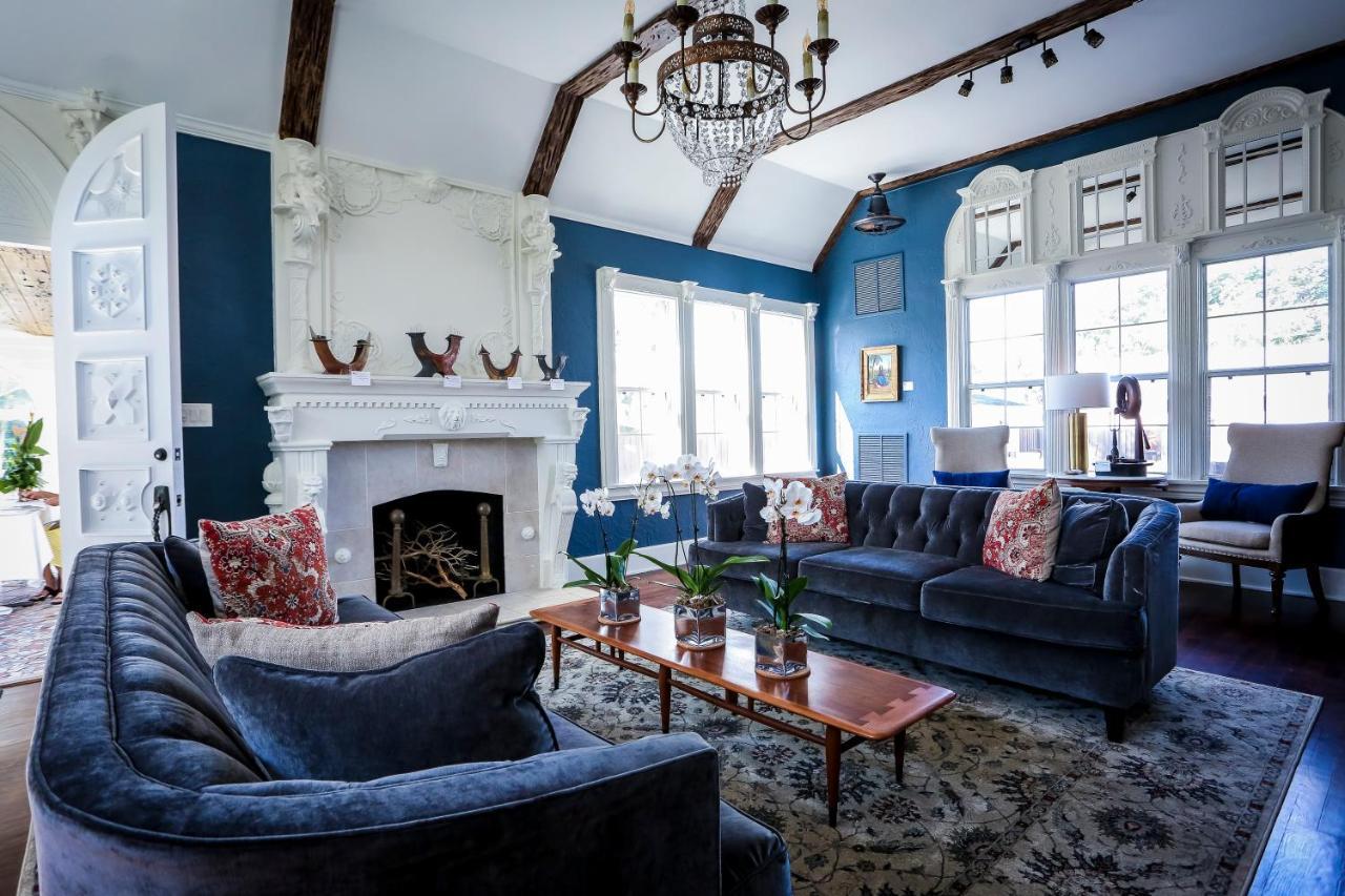 The Kenwood Gables Bed & Breakfast เซนต์ปีเตอร์สเบิร์ก ภายนอก รูปภาพ