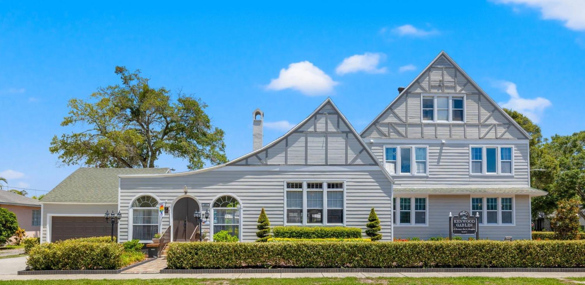 The Kenwood Gables Bed & Breakfast เซนต์ปีเตอร์สเบิร์ก ภายนอก รูปภาพ