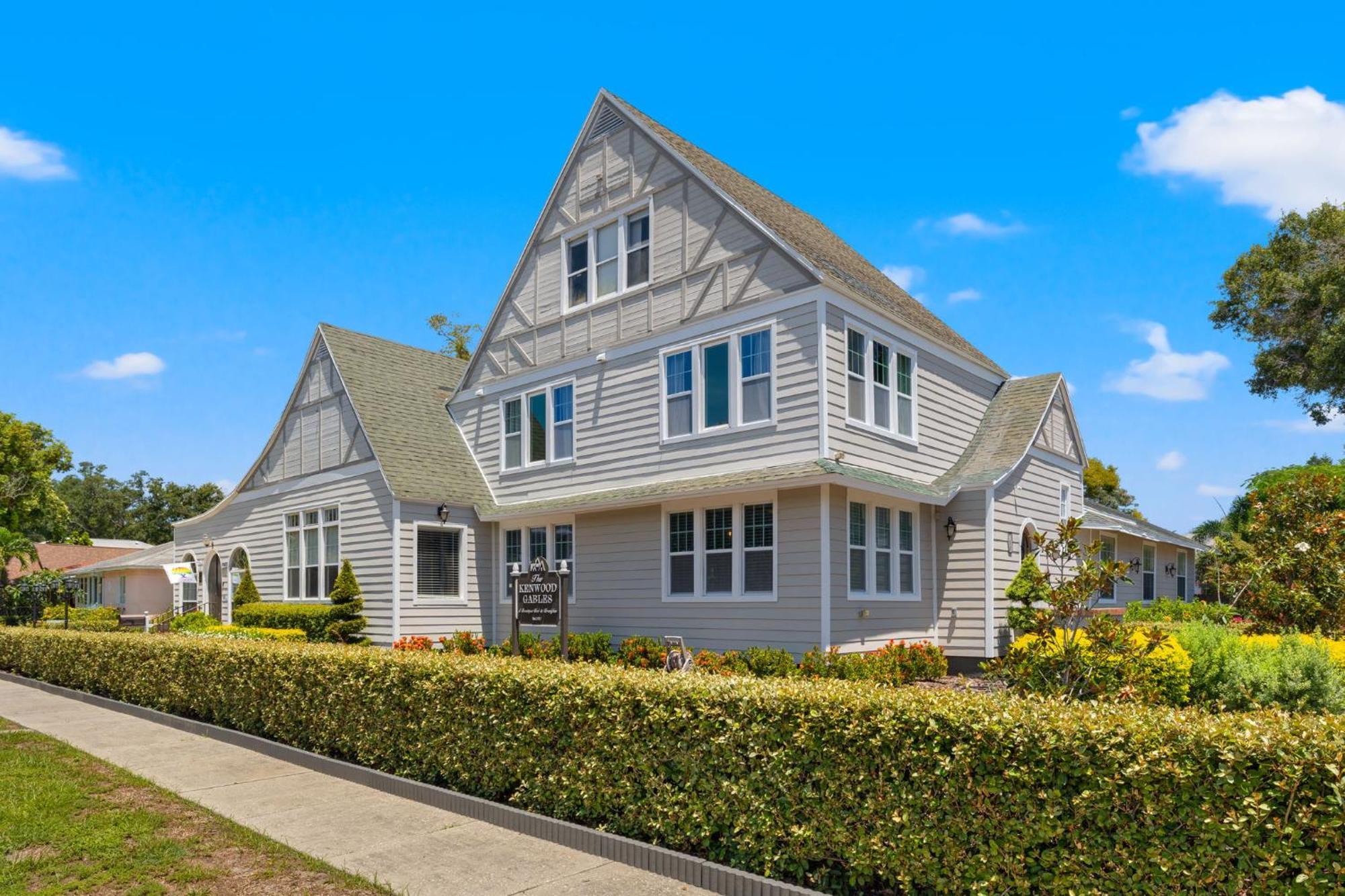The Kenwood Gables Bed & Breakfast เซนต์ปีเตอร์สเบิร์ก ภายนอก รูปภาพ
