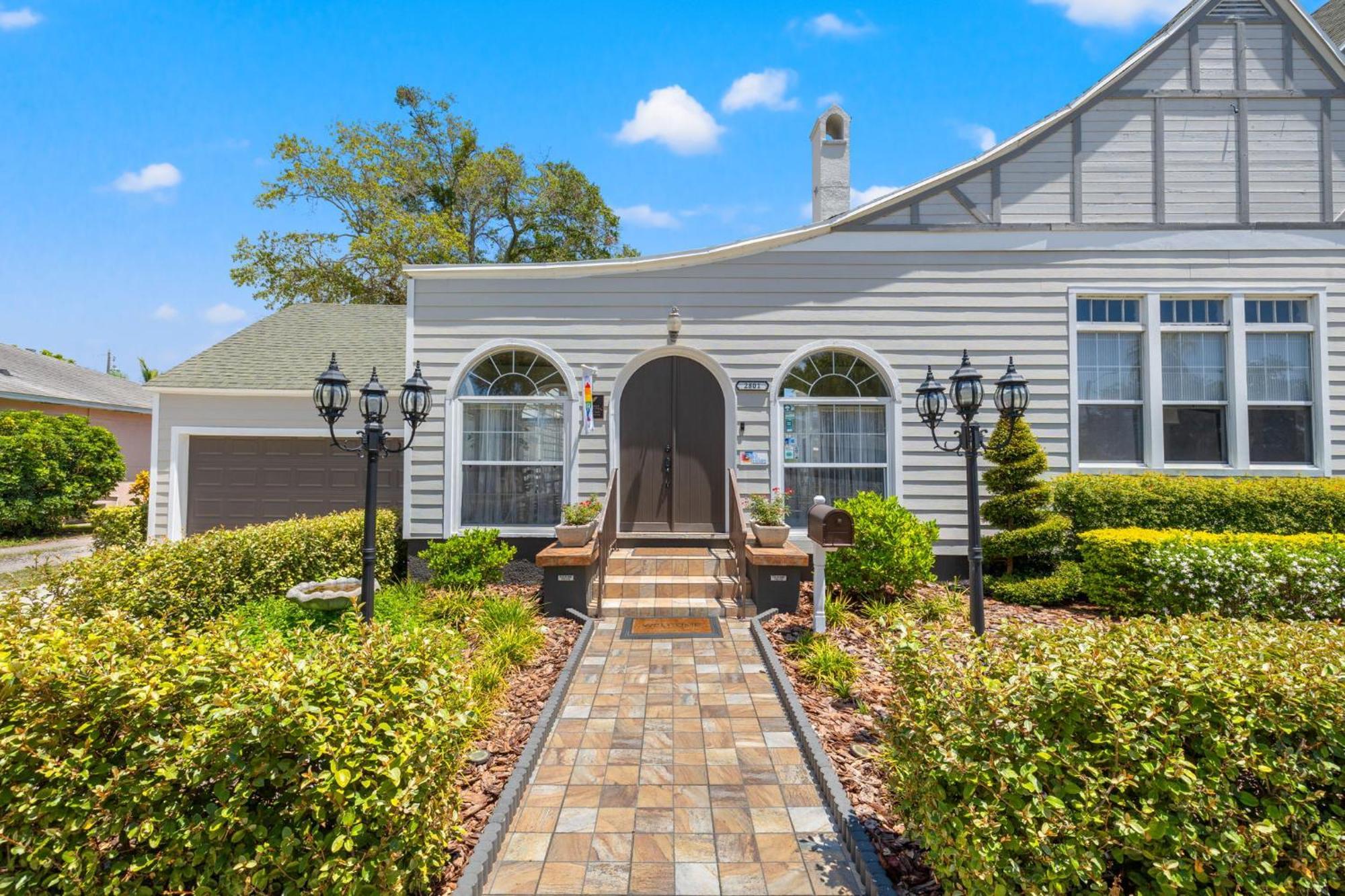 The Kenwood Gables Bed & Breakfast เซนต์ปีเตอร์สเบิร์ก ภายนอก รูปภาพ