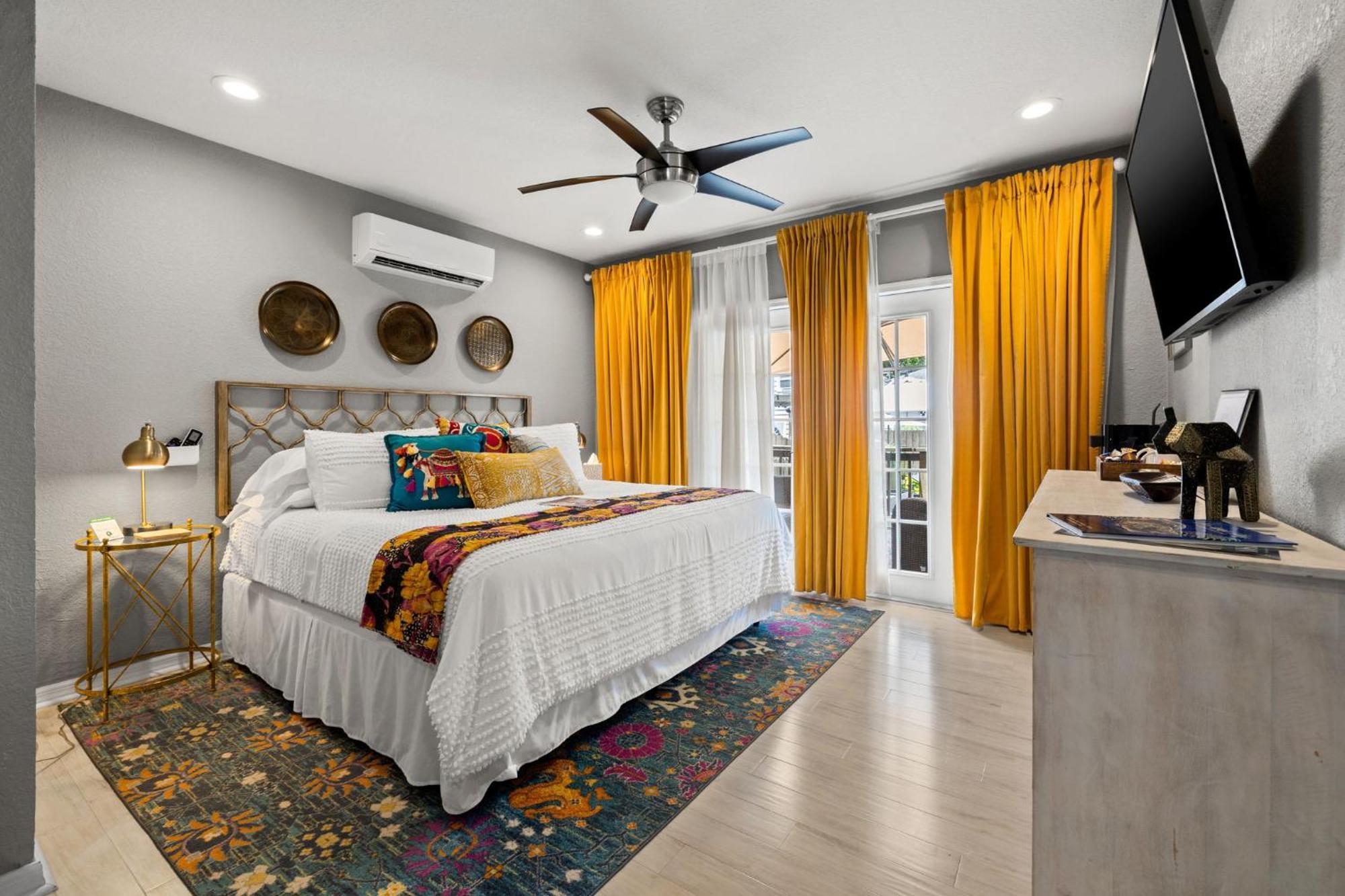 The Kenwood Gables Bed & Breakfast เซนต์ปีเตอร์สเบิร์ก ภายนอก รูปภาพ