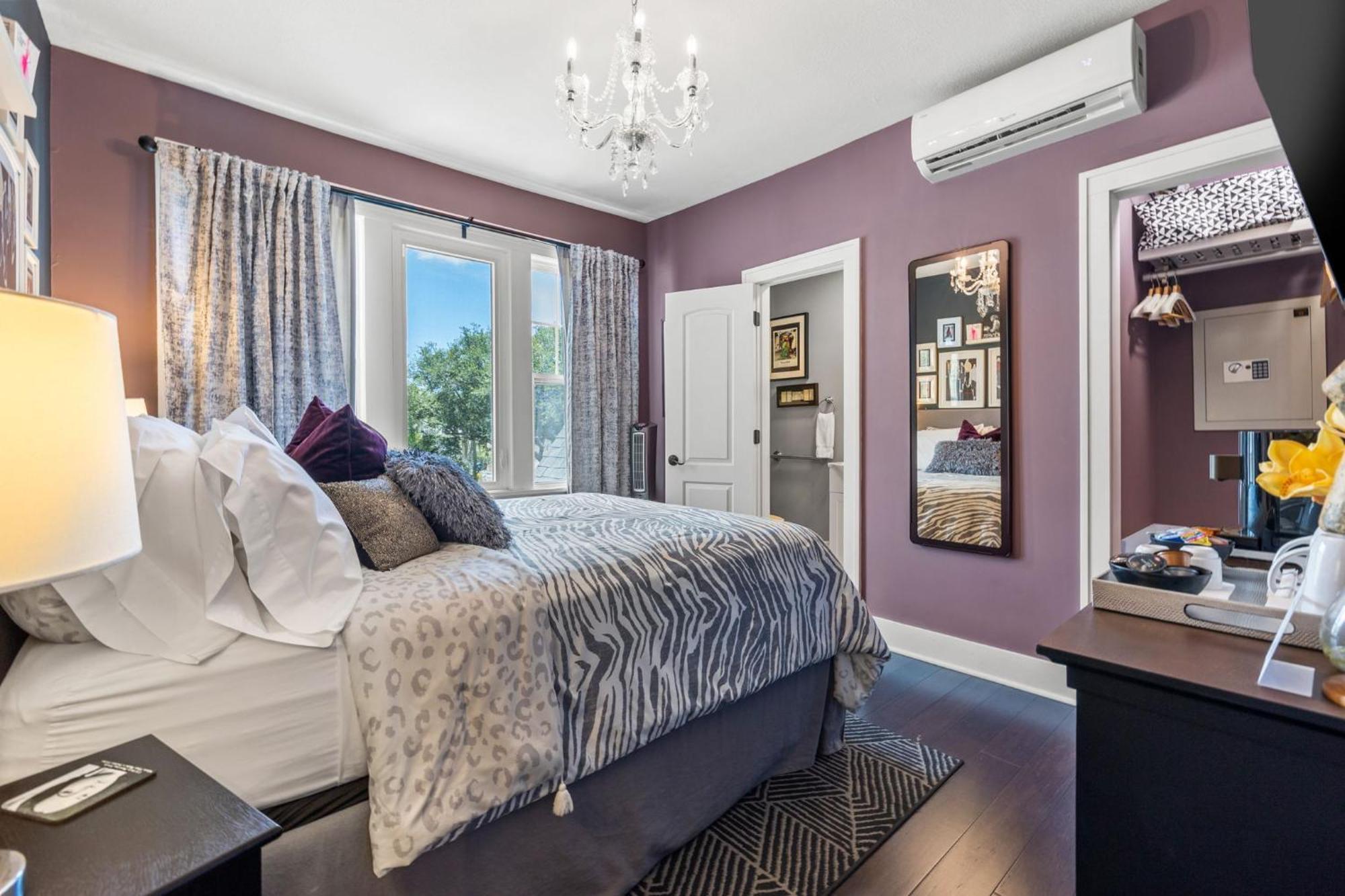 The Kenwood Gables Bed & Breakfast เซนต์ปีเตอร์สเบิร์ก ภายนอก รูปภาพ